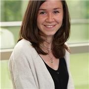 Profesora graduada en química y doctora en química aplicada y polímeros imparte clases de ciencias en euskera y castellano